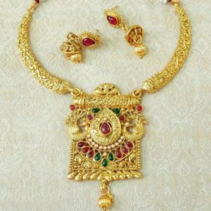 Ethic Women’s Alloy Gold Plated Jewellery Set Glamorous
